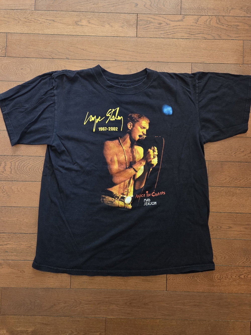 Vintage Y2K Black Graphic Layne Staley Alice in Chains Memorial T-Shirt